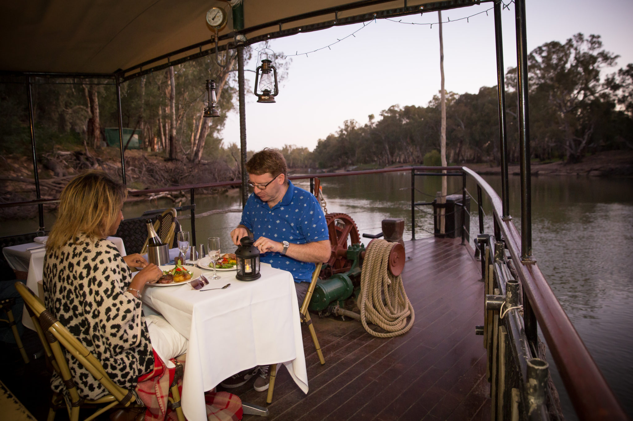 echuca river boat dinner cruise